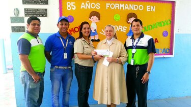 Cable Onda entrega donaciones