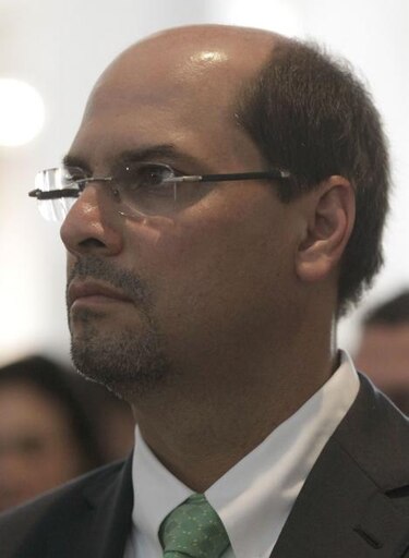 Denuncian a José Domingo Arias
