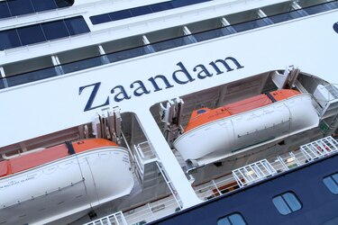Cuatro pasajeros mueren en el crucero Zaandam, anclado frente a Panamá