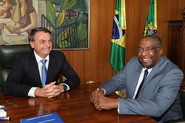 Brasil: ministro de Educación defiende su historial tras cuestionamientos a su currículum