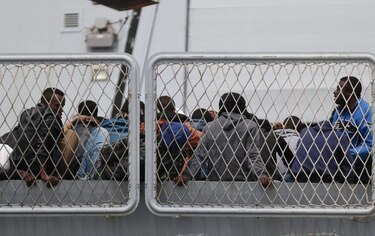 Italia rescata a 100 inmigrantes en el mar Mediterráneo