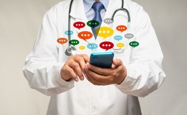 Colegio Médico advierte sobre publicidad médica y tratamientos sin evidencia