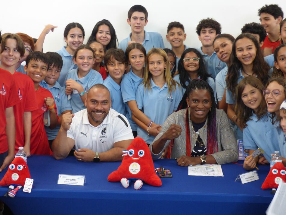 Atheyna Bylon y Rey Dimas celebrados en el Liceo Francés de Panamá