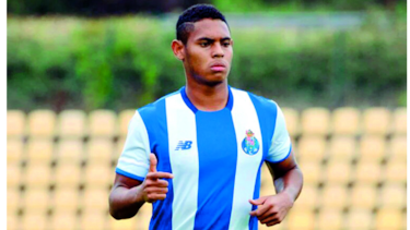 Ismael juega la final de la Premier Sub-23