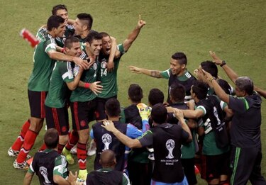 México vence 3-1 a Croacia y avanza a octavos