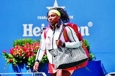 Djokovic y Serena Williams siguen al tope