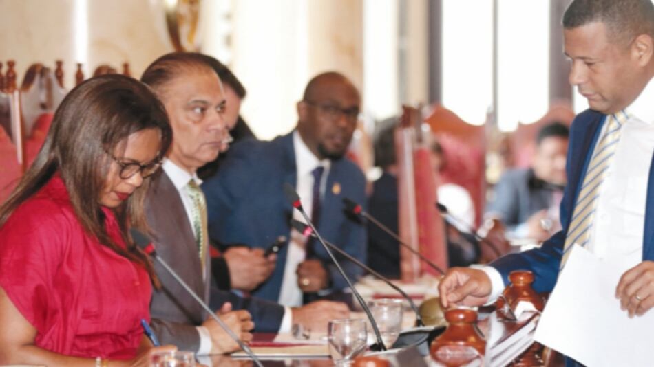 Alcaldía busca reducir el uso de plástico en la ciudad capital