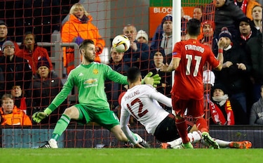 Liverpool vence a Manchester United en la Liga Europa