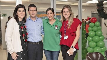 Centro Médico Paitilla inicia la Navidad con su tradicional encendida del árbol