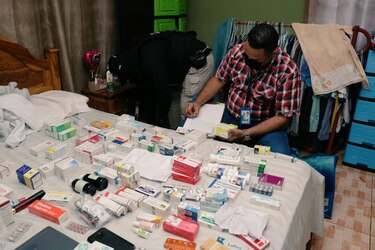 Encuentran diversos insumos médicos que fueron sustraídos de la Caja de Seguro Social; hay 12 aprehendidos 