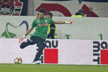 Penedo no pudo alzar el título