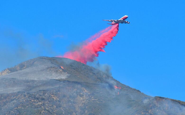 Los feroces incendios se extienden por el sur de California