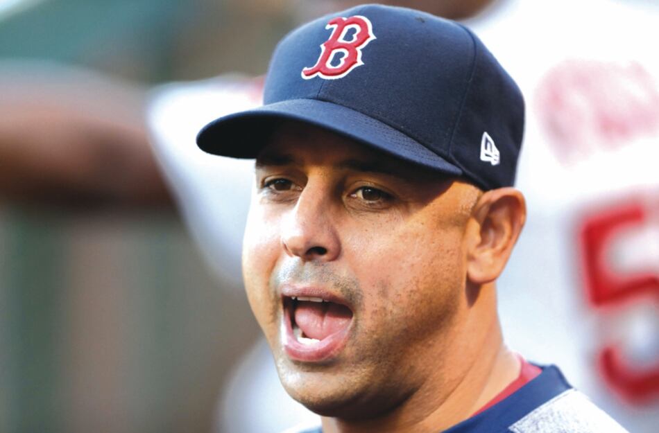 Alex Cora se separa de los Medias Rojas