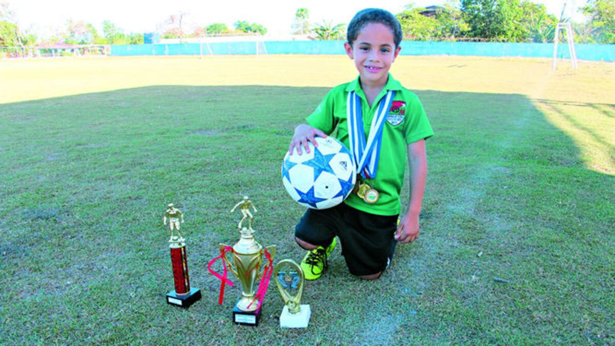 A pesar de ser tan pequeño, ya tiene medallas y trofeos que destacan el trabajo y talento natural que posee.