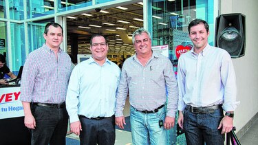 Inauguración de Novey Costa Verde