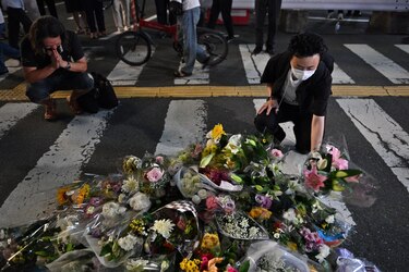 El exprimer ministro japonés Shinzo Abe fue asesinado en pleno mitin