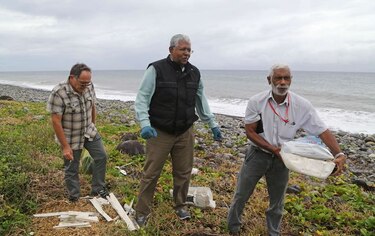 Malasia confirma hallazgo en La Reunión de más restos del avión desaparecido