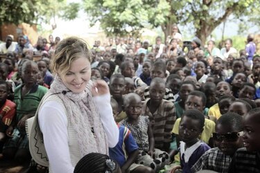 Madonna venderá un cuadro para financiar la educación de niñas