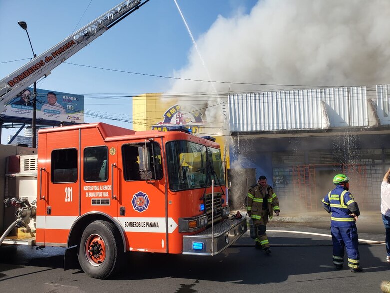 El local que se incendió en Calidonia pertenece a un candidato que tres días antes había denunciado amenazas