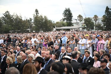 Australia marca una semana del atentado de Sídney con velas y un minuto de silencio