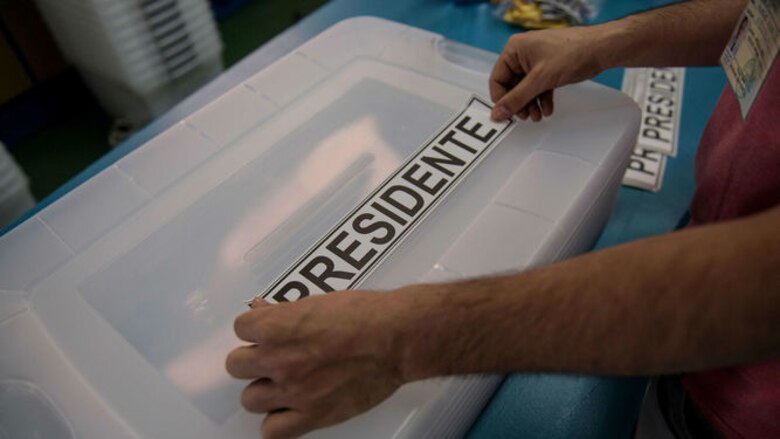 Abren centros de votación en Chile para comicios generales