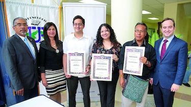 Sucasa en el Premio Nacional de Literatura 2017