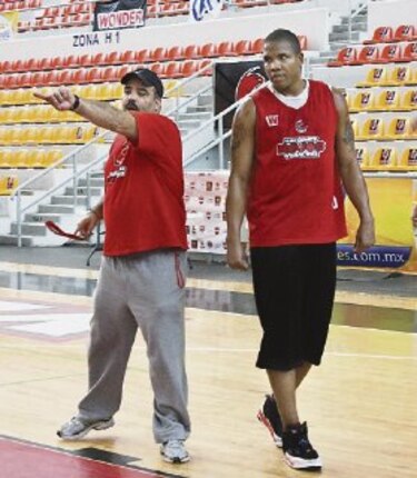 Jaime Lloreda decide triunfo de foráneos