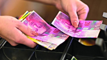 Investigan a bancos suizos por escándalo