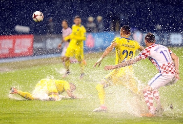 Croacia supera 1-0 a Kosovo en partido pendiente tras lluvia