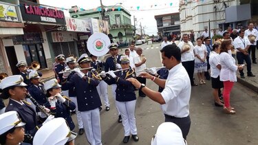 Banda musical del José Daniel Crespo hace recolecta para viajar a Pasadena