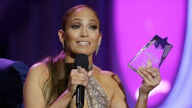 Jennifer López vuelve a brillar en español