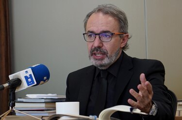 El vocero presidencial de Bolivia renuncia al puesto en ausencia de Luis Arce