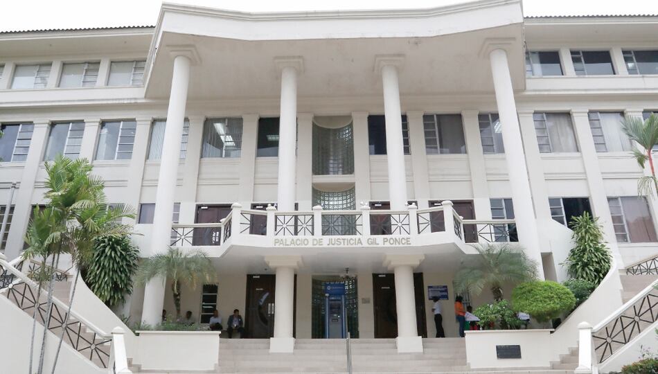 Corte admite recurso de inconstitucionalidad contra el fallo del TE que mantuvo el fuero a Martinelli