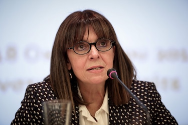 Grecia elige a su primera mujer presidenta de la República