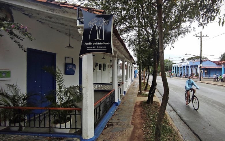 Pueblo turístico de Cuba vuelve a sembrar la tierra ante falta de viajeros