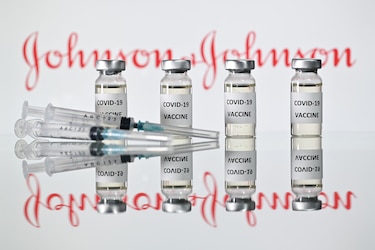 Johnson & Johnson dice que su vacuna contra el covid tiene una eficacia general del 66%