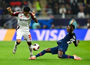 Safonov guía al PSG a su primera Copa Intercontinental