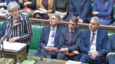 Theresa May dice que Reino Unido entrará en lo desconocido si rechaza acuerdo ‘brexit’