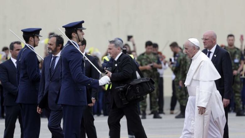 Papa Francisco llega a Portugal para su primera peregrinación a Fátima