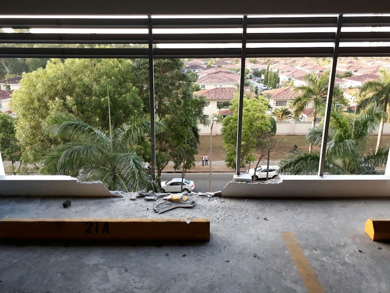 Tres personas mueren al caer vehículo del PH Breeze en Costa del Este