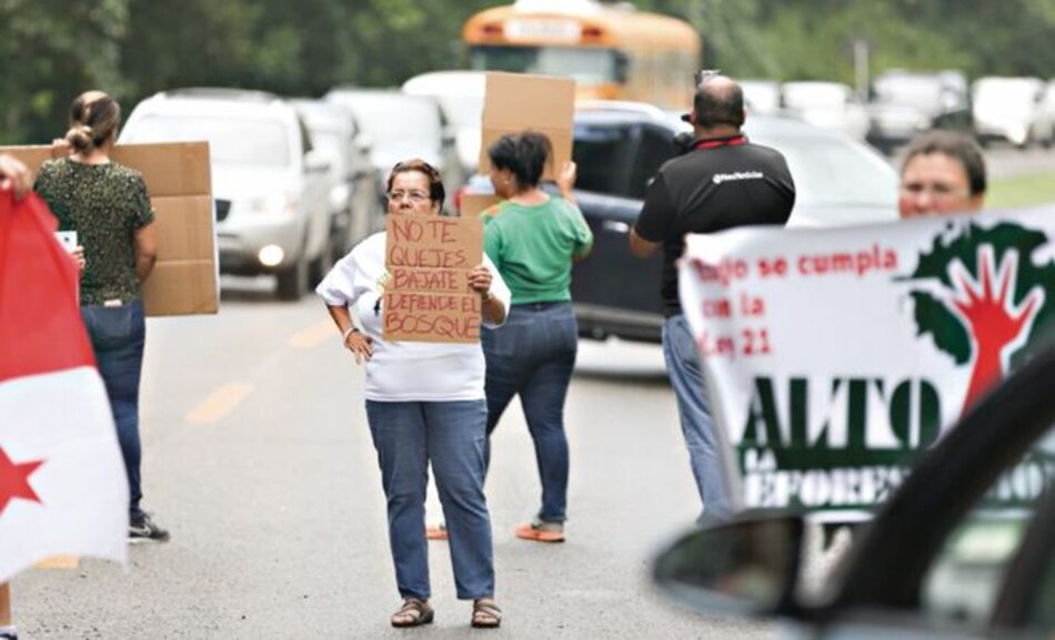 Residentes solicitan parar construcción de colegio en Clayton