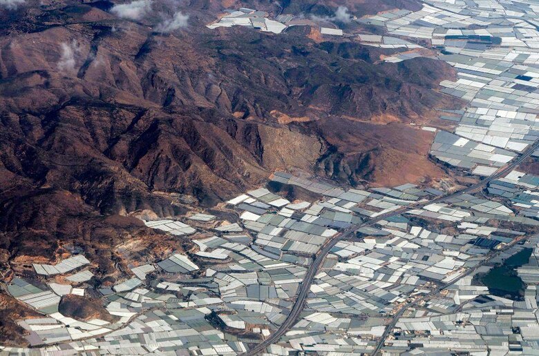 El controvertido ‘Mar de Plástico’ que convirtió la región más árida de España en la huerta de Europa