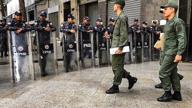 Diputados opositores denuncian que militares bloquean Parlamento venezolano