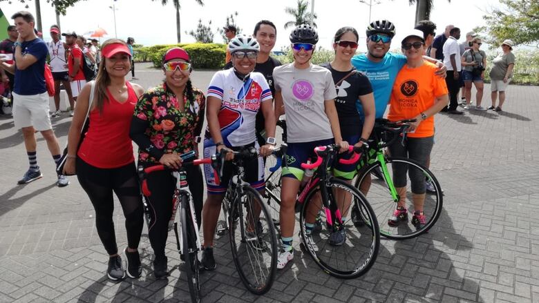 Deportistas protestan por el mal uso de fondos públicos