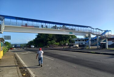 Indígenas reabren vías en la carretera Interamericana
