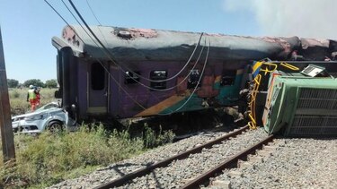 Rescatistas: accidente de tren causa 4 muertos en Sudáfrica