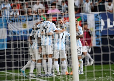 Con cinco goles de Messi, Argentina golea 5-0 a Estonia