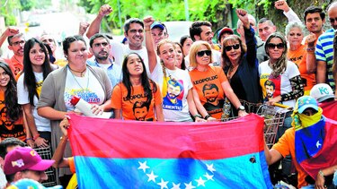 Impulsan el plebiscito sin dejar la protesta de calle