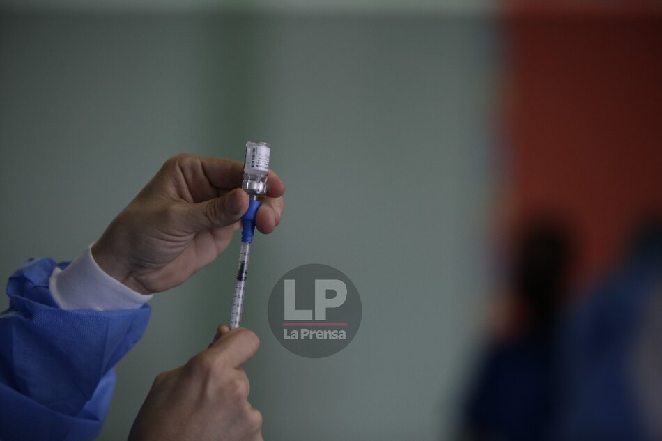 La vacunación a los mayores de 12 años iniciará con aquellos que tengan enfermedad crónica o discapacidad certificada