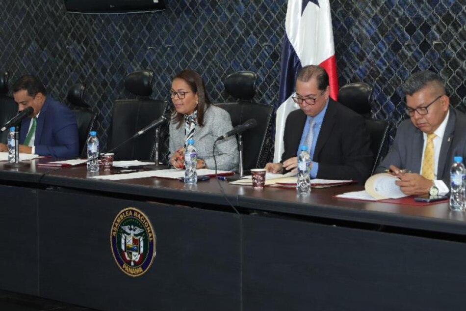 Diputados mantienen secretismo en auxilios económicos y becas del Ifarhu